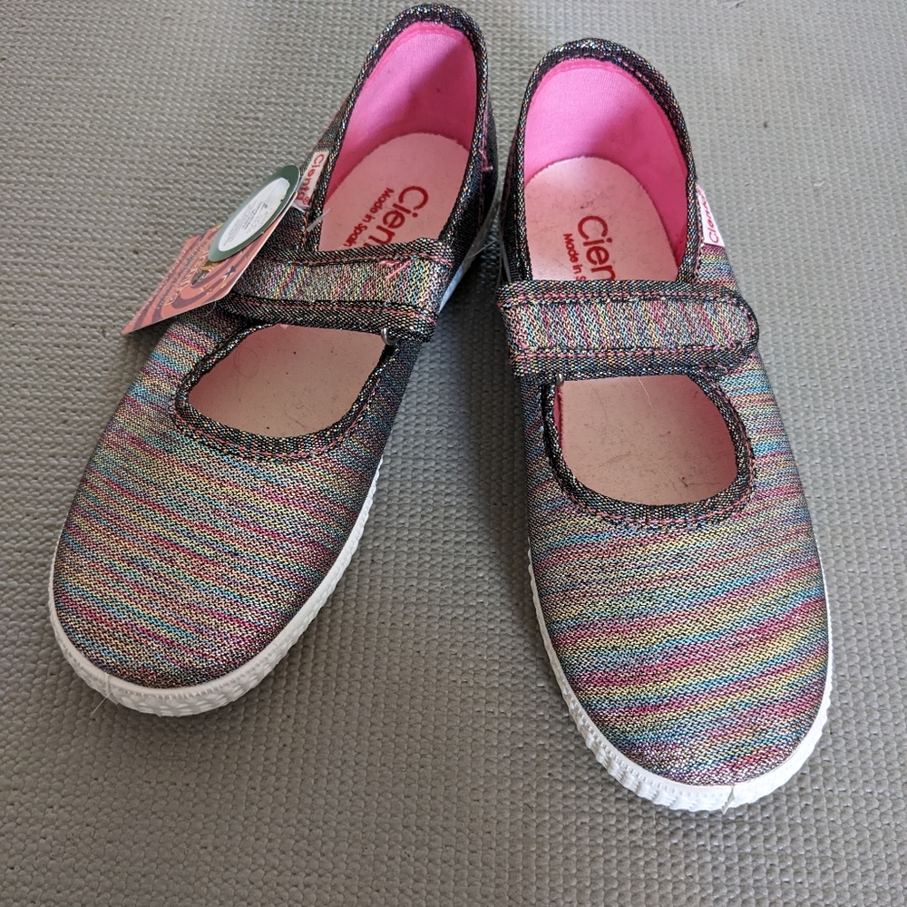 Cienta Girls Shoes. Rainbow NWT. size 33, US 2